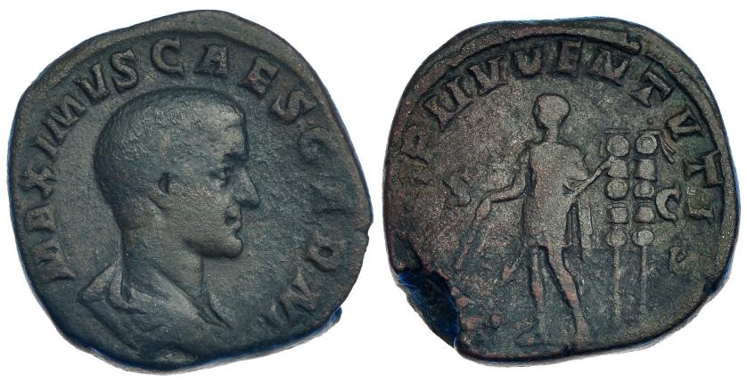 199   -  MÁXIMO. Sestercio. Roma (238). R/ Máximo a izq. con vara y lanza; detrás dos estandartes; PRINCIPI IVENTVTIS, S C. RIC-13. Defecto de cospel al borde. BC+. Escasa.