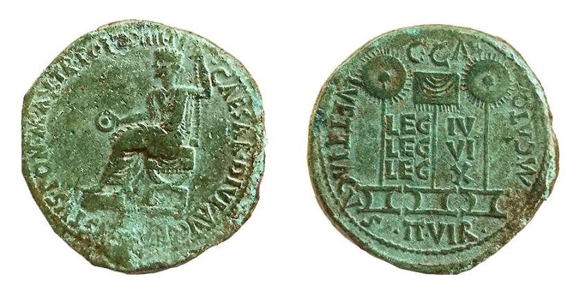 300   -  CAESARAUGUSTA. Dupondio. Tiberio. A/ Tiberio con pátera y cetro en silla curul a izq.; TI CAESAR DIVI AVG F AVGVSTVS PONT MAX TR POT XXXIII. R/ Vexillum entre dos estandartes, en campo LEG-IV/LEG-VI/LEG-X, C C A M CATO- L VETTIACVS II VIRV. AE 19,72 g. 33 mm. RPC-346. APRH-346. ACIP-3072. CC-4761, mismo ejemplar. Pátina verde. MBC-/MBC. Muy rara.