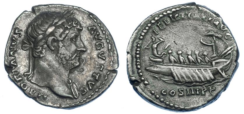 518   -  IMPERIO ROMANO. ADRIANO. Denario. Roma (132-135). A/ Busto laureado a der. con manto sobre el hombro izq.; HADRIANVS AVGVSTVS. R/ Galera con 5 remeros y piloto a izq.; FELICITATI AVG, exergo COS III P P. AR 3,26 g. 17,8 mm. RIC-1079. Cospel abierto. MBC. Venta privada en La Lonja del Almidón. Conserva sobre original.