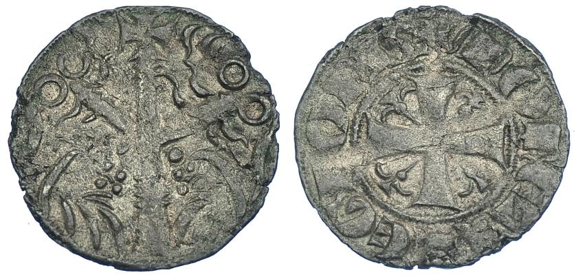 687   -  REINOS DE CASTILLA Y LEÓN. FERNANDO III o INFANTE SANCHO. Dinero. Ceca incierta ¿León? VE 0,61 g. 16,4 mm. III-212. BMM-329. MBC+.