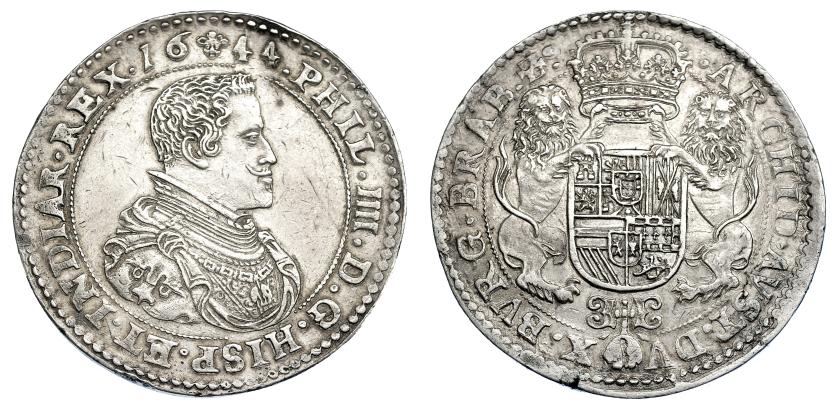 916   -  COLECCIÓN DE DUCATONES Y PATAGONES DE DOBLE PESO. FELIPE IV.  Doble ducatón. 1644. Bruselas. A/ . PHIL. IIII. D. G. HISP. ET. INDIAR. REX. R/ . ARCHID . AVST. DV-X. BVRG . BRAB . Zc. AR 64,63 g. DEL-285a (R2). DAV-4453. EBC-. Rarísima en esta conservación. Ex Hess-Divo AG, subasta 264 (1995), lote 170.