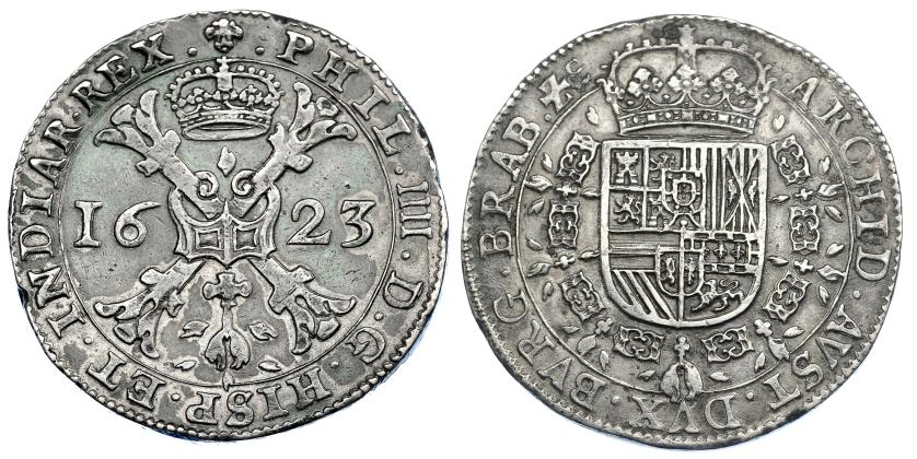 929   -  COLECCIÓN DE DUCATONES Y PATAGONES DE DOBLE PESO. FELIPE IV.  Doble patagón. 1623. Bruselas. A/ . PHIL. IIII. D. G. HISP. ET. INDIAR. REX. R/ . ARCHID. AVST. DVX. BVRG. BRAB. Zc. AR 55,42 g. DEL-295a (R1). DAV-4461. Golpecito en canto. MBC+. Rara. 