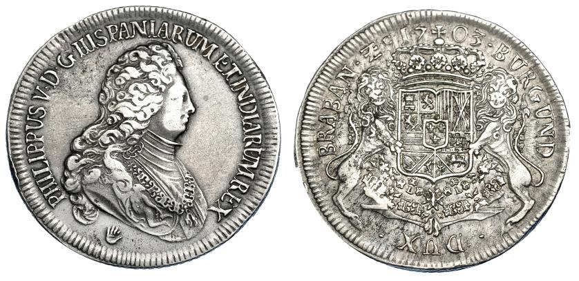 938   -  COLECCIÓN DE DUCATONES Y PATAGONES DE DOBLE PESO. FELIPE V. Doble ducatón. 1703. Amberes. A/ PHILIPPVS V. D. G. HISPANIARVM ET INDIARVM REX. R/ BVRGVND-. DVX.- BRABAN. Zc. AR 65,17 g. DEL-354d (R3). DAV-1706. Dos golpecitos en gráfila. MBC+. Muy rara.