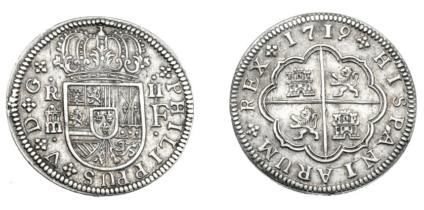 670   -  FELIPE V. 2 reales. 1719. Segovia. F. Con 4 puntos en anv. VI-765. AC-950. EBC-/MBC+.