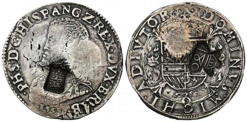 624   -  FELIPE II. Daalder. 1558. Maastricht. A/ PHS D G HISP ANG Z REX DVX BRAB 1558. R/ DOMINVS MICHI ADIVTOR. Vanhoudt-253.MA. DEL.21. Punzón en anv. escudo de Frisia, y en reverso punzón de 480 reis con corona (GO 54.117.01). Esta contramarca de Brasil se aplica sobre moneda hispano-americana. AR 30,67 g. 41,9 mm. MBC. Rara.