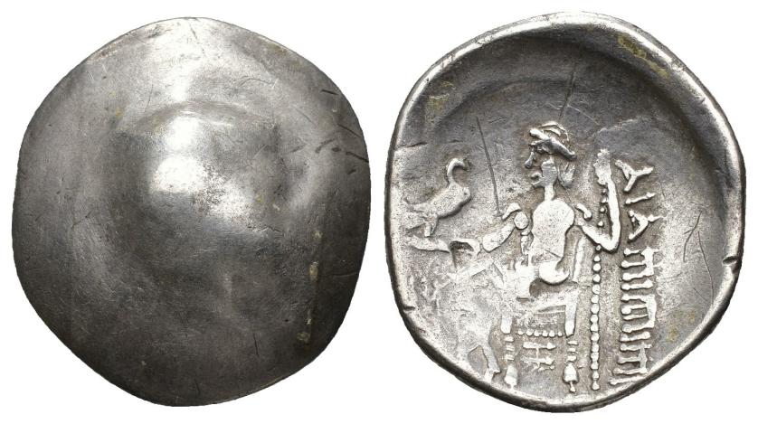 183   -  GRECIA ANTIGUA. CELTAS DEL DANUBIO. Tetradracma. A/ Trazas de cabeza de Herakles. R/ Zeus entronizado. AR 14,89 g. 28,3 mm. SBG-212. Rayas en rev. BC+. 