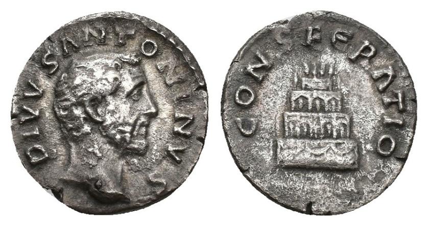 327   -  IMPERIO ROMANO. ANTONINO PÍO (bajo Marco Aurelio). A/ Cabeza a der.; DIVVS ANTONINVS. R/ Pira de cuatro pisos; CONSECRATIO. Ar 2,45 g. 16,7 mm. RIC-436. Cospel abierto. Concreciones. BC+. 