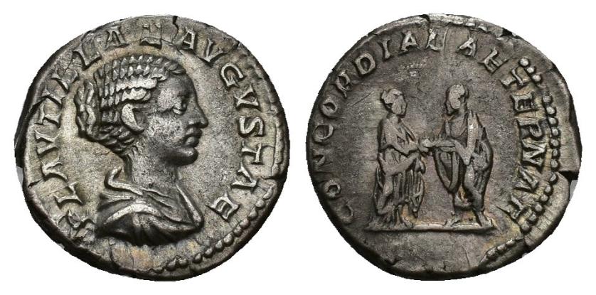 371   -  IMPERIO ROMANO. PLAUTILA. Denario. Roma (202-205). A/ Busto drapeado a der.; PLAVTILLAE AVGVSTAE. R/ Caracalla y Plautila dándose la mano; CONCORDIAE AETERNAE. AR 3,28 g. 18,7 mm. RIC-361. MBC/MBC-. 