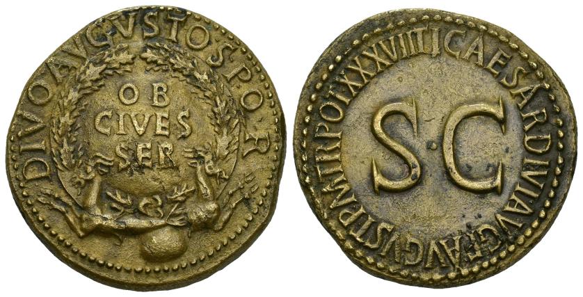 106   -  IMPERIO ROMANO. TIBERIO. Sestercio. Roma (35-36 d.C.). A/ OB/CIVES/ SER rodeado por láurea con dos capricornios y globo en su parte inferior; DIVO AVGVSTO SPQR. R/ S C, alrededor TI CAESAR DIVI AVG F AVGVST P M TR POT XXXVII. AE 27,77 g. 34,2 mm. RIC-63. Pátina Tíber. EBC-. Rara. Ex Bank Leu (5-1981), lote 364.