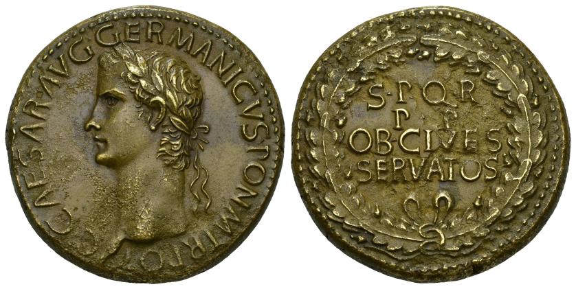 113   -  IMPERIO ROMANO. CALÍGULA. Sestercio. Roma (37-38 d.C.). A/ Cabeza laureada a izq.; C CAESAR AVG GERMANICVS PON M TR POT. R/ Corona cívica rodeando S P Q R/P P/OB CIVES/SERVATOS. AE 30,88 g. 34,3 mm. RIC-37. Pátina Tíber. EBC. Sestercio con un magnífico retrato de Calígula del inicio de su reinado, donde el joven emperador se apropia de tipologías propias de su abuelo Augusto, apareciendo como salvador de los ciudadanos tras el conflictivo reinado de Tiberio, mientras el Senado se apresura a otorgarle el prestigioso título de Padre de la Patria (21 de septiembre del 37) que Augusto había recibido solo tras largos años de gobierno y Tiberio nunca obtuvo. El reverso nos muestra una inscripción con todos estos datos rodeados de una magnífica corona cívica, que era el galardón concedido a quien había salvado la vida de un ciudadano. Ex subasta Monetarium 48 (Zúrich, 1-6-1987), lote 57.