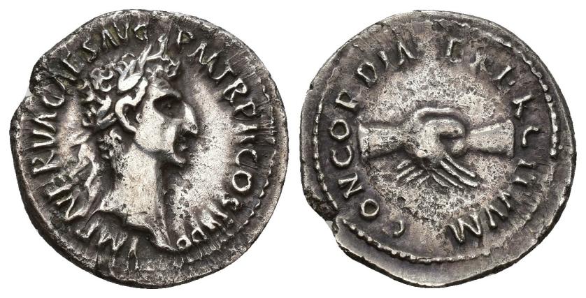 157   -  IMPERIO ROMANO. NERVA. Denario. Roma (97 d.C.). A/ Cabeza laureada a der.; IMP NERVA CAES AVG P M TR P II COS III P P. R/ Manos estrechadas; CONCORDIA EXERCITVVM. AR 3,17 g. 19 mm. RIC-14. Pequeñas erosiones. MBC.