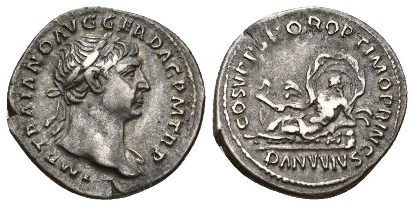 161   -  IMPERIO ROMANO. TRAJANO. Denario. Roma (103-111). R/ Danuvius recostado a izq.; COS V P P SPQR OPTIMO PRINC, exergo DANVVIVS. AR 3,30 g. 18,8 mm. RIC-101. MBC+/MBC.