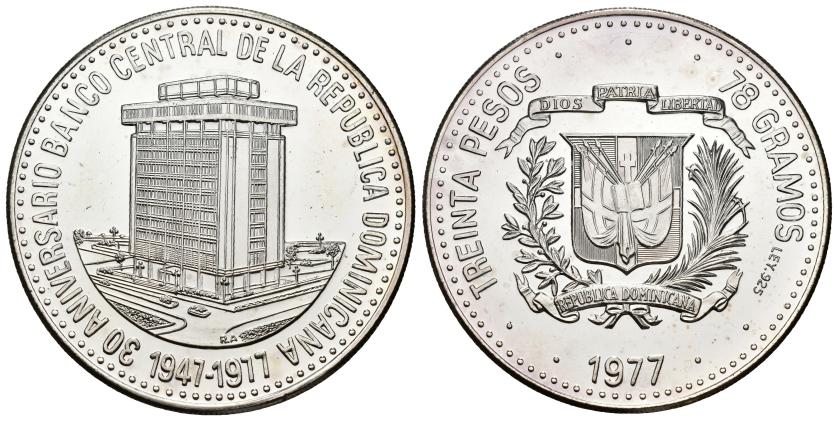 624   -  MONEDAS EXTRANJERAS. REPÚBLICA DOMINICANA. 30 pesos. 1977. 30 Aniversario del Banco Central de la República Dominicana. 78 g AR 925 milésimas. 51,4 mm. KM-46. SC.