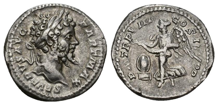 3083   -  IMPERIO ROMANO. SEPTIMIO SEVERO. Denario. Roma (200). A/ Cabeza laureada a der.; SEVERVS AVG PART MAX. R/ Victoria avanzando a izq. sujetando guirnalda con ambas manos sobre escudo; P M TR P VIII COS II P P. AR 3,36 g. 18,8 mm. RIC-150. MBC+/MBC. 