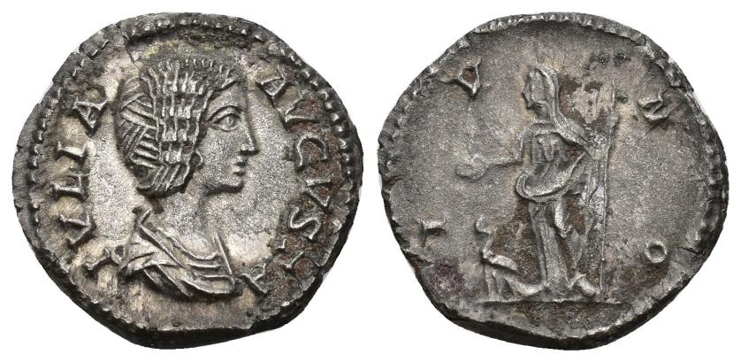 3086   -  IMPERIO ROMANO. JULIA DOMNA. Denario. Roma (196-211). A/ Busto a der.; IVLIA AVGVSTA. R/ Juno a izq. con pátera, cetro y pavo real a sus pies; IVNO. AR 3,51 g. 18,8 mm. RIC-559. MBC+.