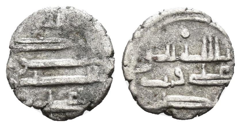 1035   -  HABBARÍES, EMIRES DEL SIND (C. 257-400/870-1009). 'ALI. Damma. Sin ceca. Sin fecha. AR 0,4 g. 10 mm. Mitchiner 1977-654. MBC-/BC+.