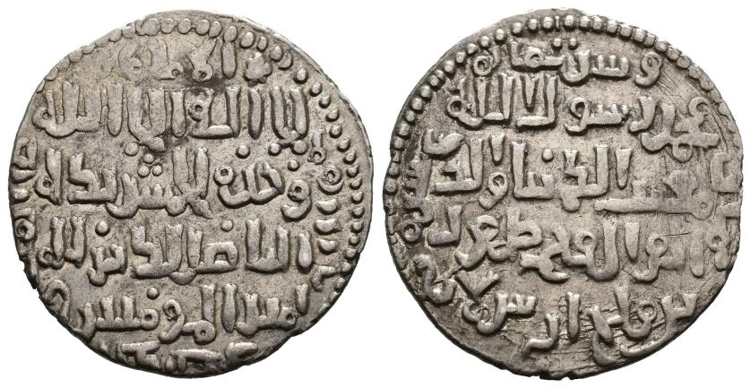 1076   -  SELYUQUÍES DE RUM. TUGHRIL B. QILIJ ARSLAN II  (599-622/1202-1225). Dírham. Erzurum. 608 H. AR 3,18 g. 23 mm. Mitchiner 1977-960; Broome-101 tipo; Wilkes 2-1319. MBC. Rara.