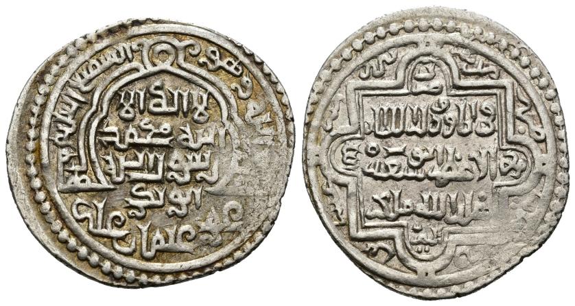 1124   -  ILJANÍES. ABU SA'ID  (716-736/1316-1335). Doble Dírham. Medina Tabriz. 720 H. AR 3,53 g. 20 mm. Mitchiner 1977-1628; Diler-Ab-488. Pequeños vanos. EBC-/MBC+. Muy escasa.