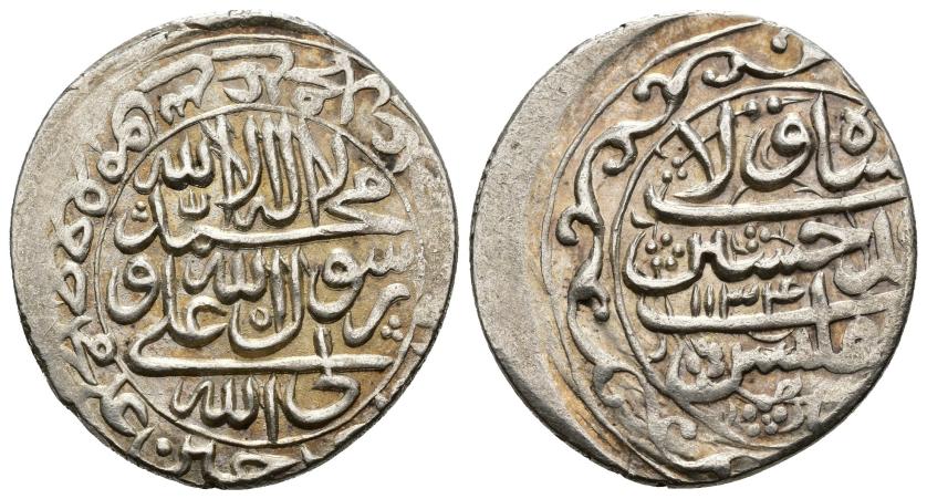 1256   -  SAFAVÍES. SULTAN HUSAYN (1105-1135/ 1694-1722). Abbasi. Tiflis. 1134 H. AR 5,37 g. 23 mm. Tipo Mitchiner 1977-2097 var. año. Ligeramente descentrada. EBC-.