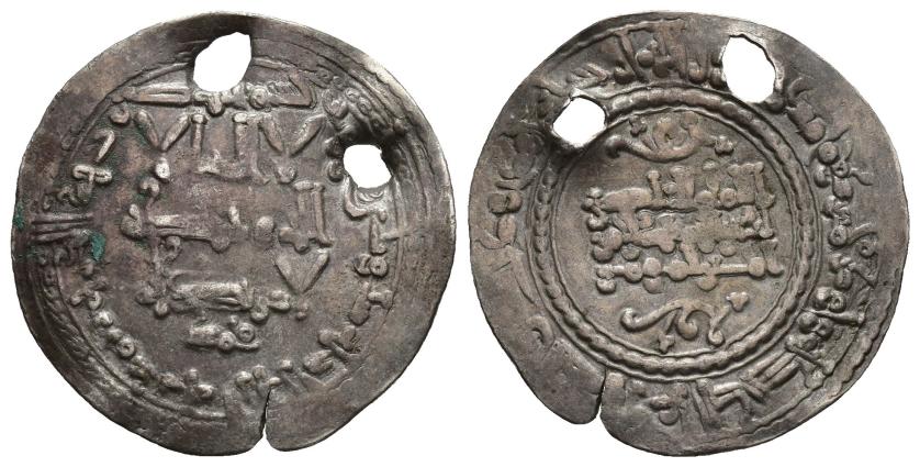 211   -  CALIFATO. ABD AL-RAHMAN III (912-961). Dírham. Medina al-Zahra. 336 H. AR 3,47 g. 26 mm. V-415. Dos perforaciones y pequeña grieta. MBC-. 