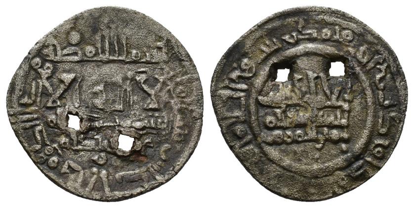 390   -  REINOS DE TAIFAS. TAIFA DE MÁLAGA. IDRIS II AL-'ALI B. YAHÀ B. 'ALI. 1er. reinado (434-438/1042-1046). Dírham. (Al-Andalus / الاندلس). 438 H. AR 2,25 g. 21 mm. V-831; PV-93. Dos perforaciones. MBC-/MBC. Muy escasa.