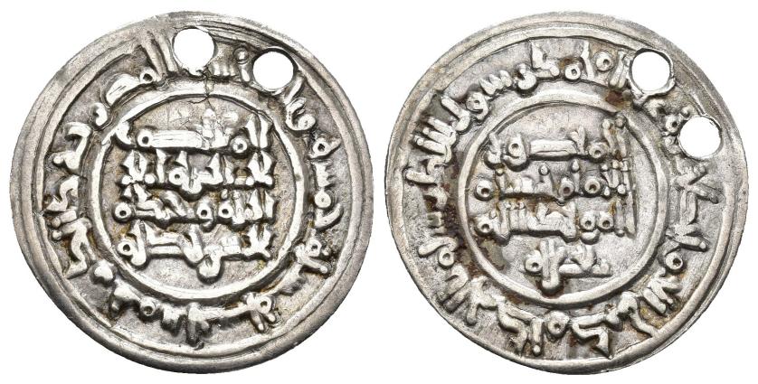 430   -  REINOS DE TAIFAS. TAIFA DE VALENCIA. ABD AL-'AZIZ AL-MANSUR B. 'ABD AL-RAHMAN AL-NASIR B. ABI 'AMIR (412-452/1021-1060). Dírham. Valencia. 435 H. AR 1,82 g. 24 mm. V-1050; PV-153a. Dos perforaciones. MBC. 