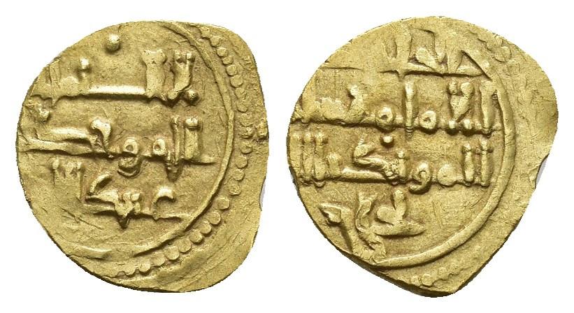 476   -  REINOS DE TAIFAS. TAIFA DE TOLEDO. ABU-L-HASAN YAHYÀ  I AL-MA'MUN B. ISMA'IL (435-467/1043-1074). Fracción de dinar. Sin ceca. Sin fecha. AU 0,49 g. 10 mm. V-1091; PV-325. MBC+.