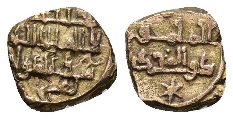 486   -  REINOS DE TAIFAS. TAIFA DE TOLEDO. ABU-L-HASAN YAHYÀ  I AL-MA'MUN B. ISMA'IL (435-467/1043-1074). Fracción de dinar. Sin ceca. Sin fecha. AU 1,11 g. 9 mm. V-1108; PV-342d. MBC.