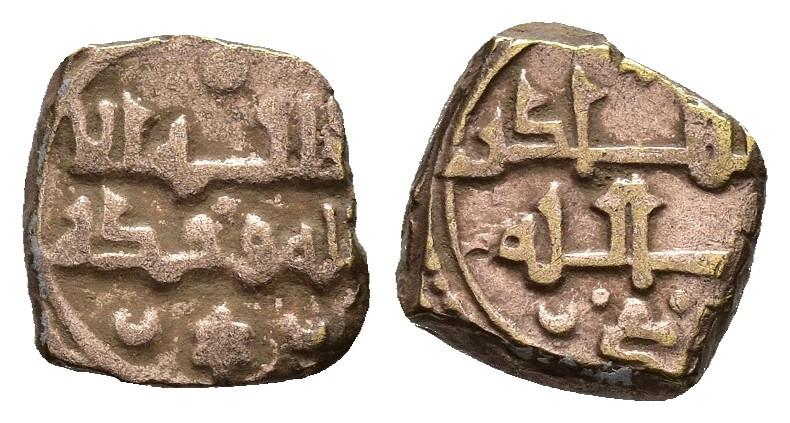 500   -  REINOS DE TAIFAS. TAIFA DE TOLEDO. YAHYÀ II  AL-QADIR B. ISMA'IL B. AL-MA'MUN (467-478/1074-1085). Fracción de dinar. Sin ceca. Sin fecha. EL 1,47 g. 10 mm. V-1127; PV-348. MBC-/MBC.